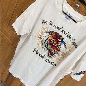 Parish lion head tee